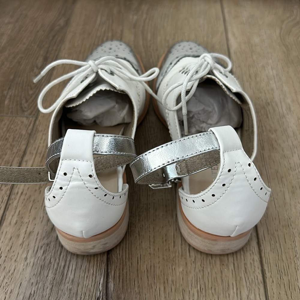 Oxfords uniquely classic! - Picture 3 of 5